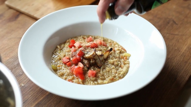 Video Reference: Dish, Food, Cuisine, Ingredient, Meal, Produce, Breakfast, Oatmeal, Vegetarian food, Recipe