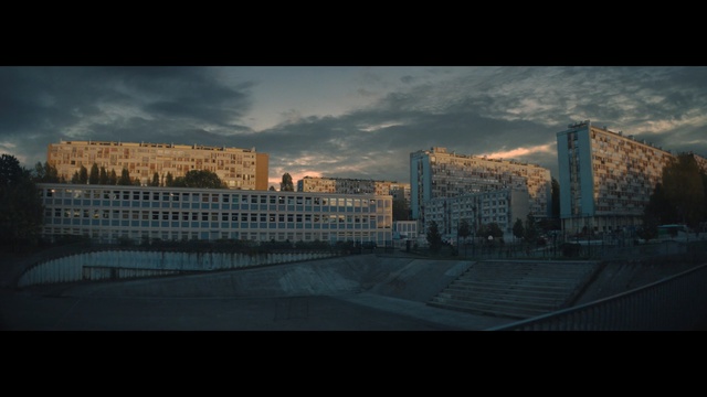 Video Reference: sky, cityscape, urban area, metropolis, skyline, landmark, atmosphere, city, cloud, skyscraper