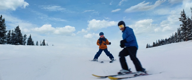 Video Reference: Skier, Snow, Ski, Recreation, Skiing, Winter, Winter sport, Snowboarding, Snowboard, Ski Equipment, Person