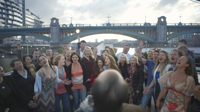 Video Reference: crowd, people, tourism, city, fun, recreation, water, tours, event, festival, Person