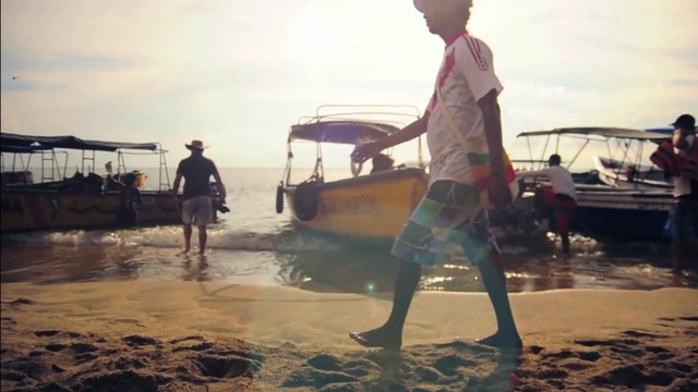 Video Reference: water, sky, fun, vacation, vehicle, recreation, tourism, girl, Person