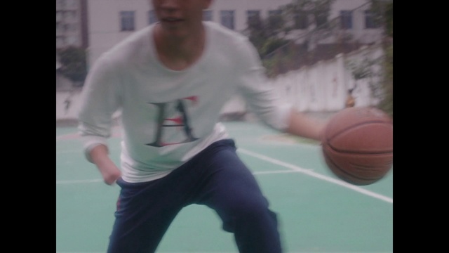 Video Reference: Shoulder, Arm, Standing, Joint, Ball, Cool, Sportswear, Snapshot, Leg, Fun