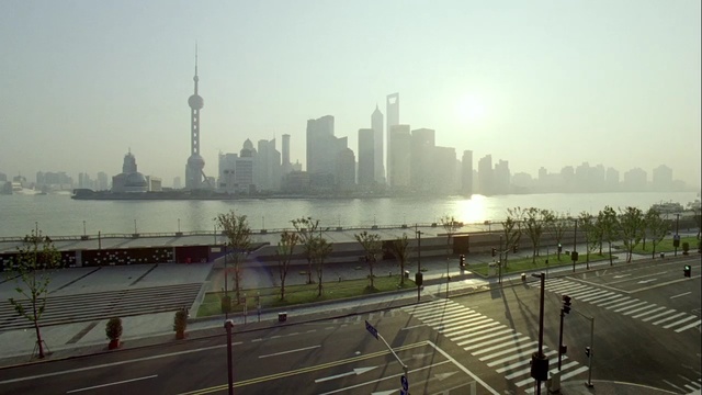 Video Reference: metropolitan area, skyline, city, urban area, haze, skyscraper, cityscape, metropolis, morning, sky