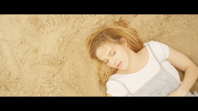 Video Reference: Hair, Skin, Blond, Hairstyle, Beauty, Nose, Human, Eye, Arm, Long hair, Person