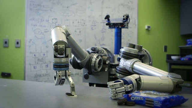 Video Reference: Machine, Auto part, Pump, Robot, Automotive engine part