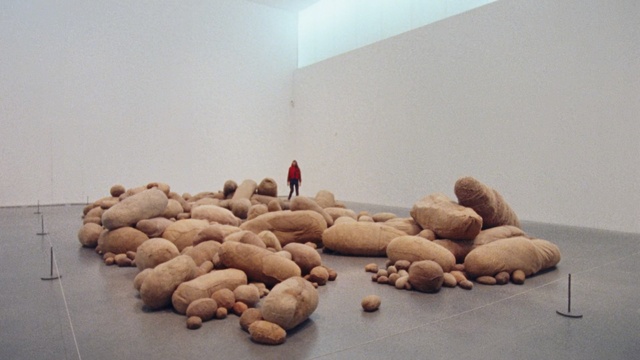 Video Reference: room, woman, stone 