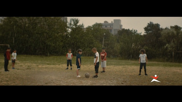 Video Reference: Fun, Sports, Tree, Competition event, Walking, Team sport, Player, Landscape, Play, Leisure