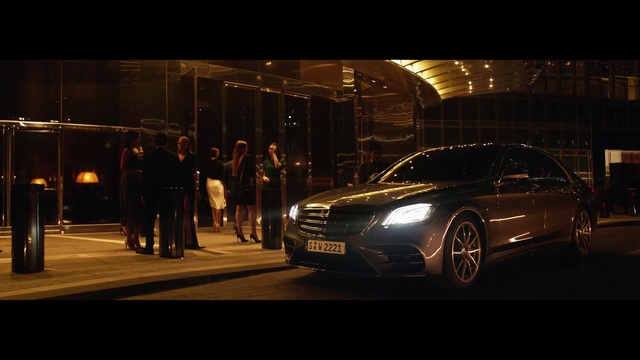 Video Reference: Automotive design, Vehicle, Car, Personal luxury car, Luxury vehicle, Mercedes-benz, Rim, Mid-size car, Wheel, Full-size car