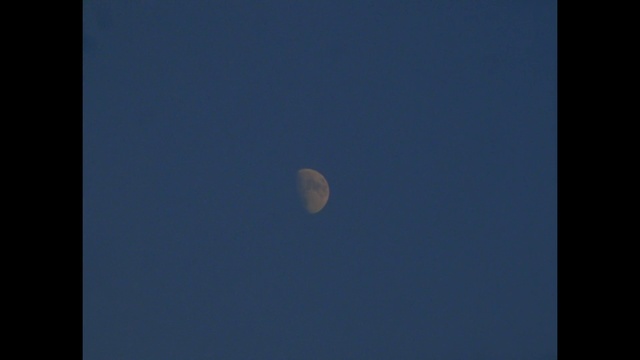 Video Reference: Moon, Sky, Nature, Blue, Atmosphere, Daytime, Astronomical object, Atmospheric phenomenon, Celestial event, Moonlight