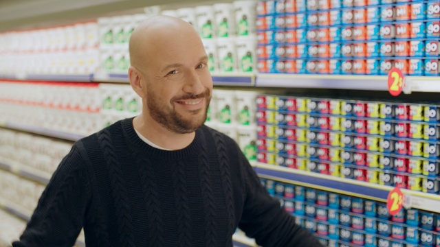 Video Reference: supermarket, grocery store, shopkeeper, product