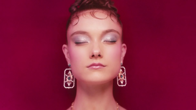 Video Reference: Face, Hair, Eyebrow, Forehead, Cheek, Lip, Chin, Nose, Skin, Facial expression