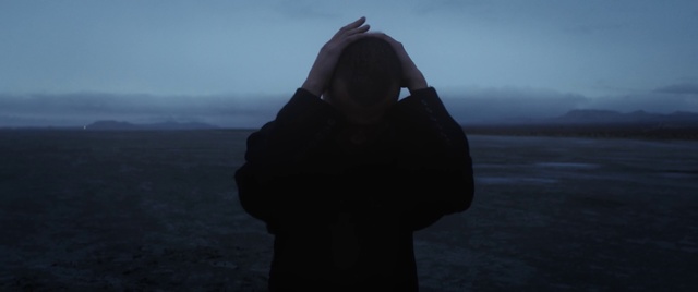 Video Reference: Sky, Atmospheric phenomenon, Atmosphere, Photography, Sea, Horizon, Landscape, Ocean, Calm, Hand