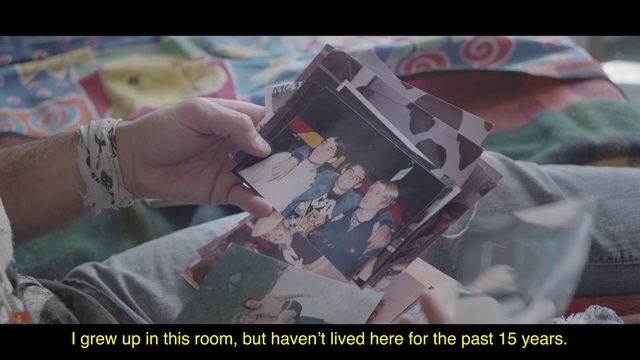 Video Reference: Human, Organism, Photography, Adaptation, Hand, Photo caption, World, Art