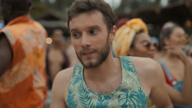 Video Reference: People, Crowd, Fun, Chest, Muscle, Event, Photography, Neck, Smile, Person