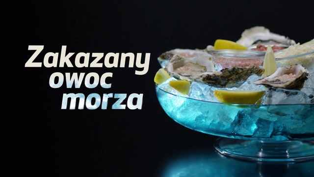 Video Reference: Food, Dish, Cuisine, Ingredient, Recipe, Drink, Ice cream, Dessert, Salad, Frozen dessert, Table, Indoor, Sitting, Plate, Banana, Cake, Fruit, Bowl, Holding, Woman, Glass, Eating, White, Water, Standing, Man, Sign, Tableware, Text, Soft drink, Cocktail