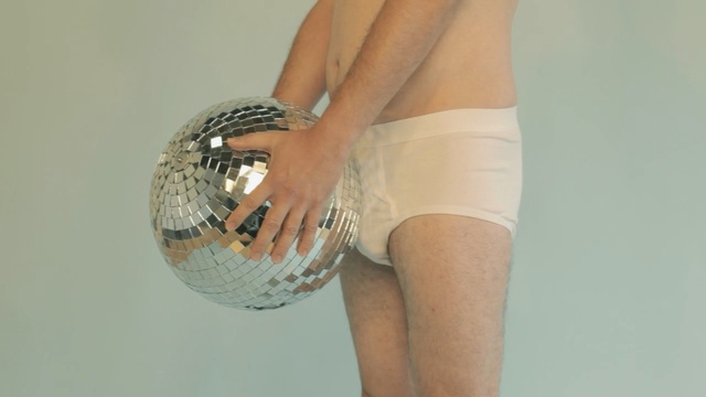 Video Reference: Skin, Joint, Leg, Hand, Thigh, Ball, Muscle, Human leg, Photography, Abdomen