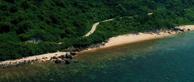 Video Reference: Natural landscape, Water resources, Nature reserve, Water, Coast, Shore, Inlet, Coastal and oceanic landforms, Promontory, Sea