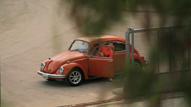 Video Reference: Land vehicle, Vehicle, Car, Classic car, Motor vehicle, Coupé, Classic, Vintage car, Volkswagen beetle, Antique car