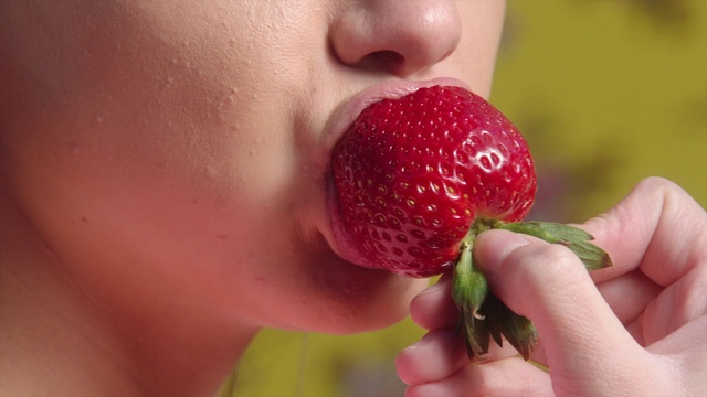 Video Reference: Strawberry, Natural foods, Strawberries, Lip, Fruit, Berry, Skin, Accessory fruit, Sweetness, Nose