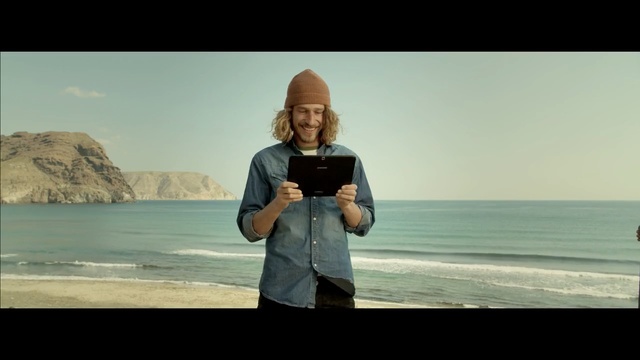 Video Reference: sea, photograph, sky, vacation, water, fun, male, ocean, horizon, beach, Person