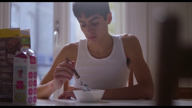 Video Reference: Skin, Hand, Muscle, Photography, Eating, Vegetarian food, Flesh, Top