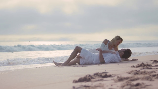 Video Reference: Photograph, Vacation, Romance, Fun, Honeymoon, Beach, Sea, Photography, Love, Sitting