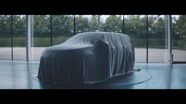 Video Reference: Automotive design, Vehicle, Automotive exterior, Luxury vehicle, Car, Architecture, Rolls-royce, Person