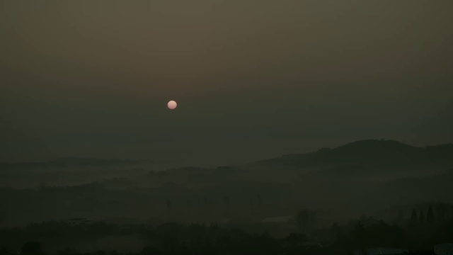 Video Reference: Sky, Atmospheric phenomenon, Nature, Atmosphere, Celestial event, Haze, Moon, Morning, Daytime, Astronomical object