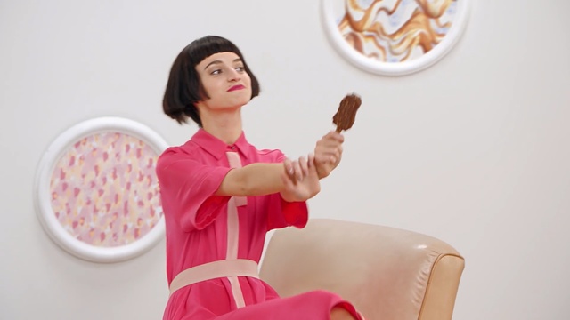 Video Reference: Skin, Beauty, Pink, Arm, Finger, Muscle, Snack, Food, Thumb