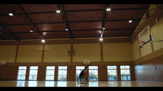 Video Reference: Ceiling, Building, Daylighting, Architecture, Window, Hall, Floor, Sport venue, Flooring, Person