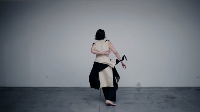 Video Reference: Joint, Arm, Shoulder, Human body, Performance art, Hand, Photography, Performance, Costume