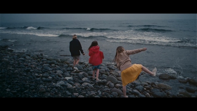 Video Reference: Photograph, Fun, Shore, Sea, Ocean, Coast, Beach, Horizon, Water, Wave, Person