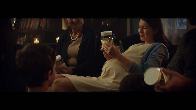 Video Reference: Snapshot, Fun, Photography, Scene, Screenshot, Conversation, Sitting