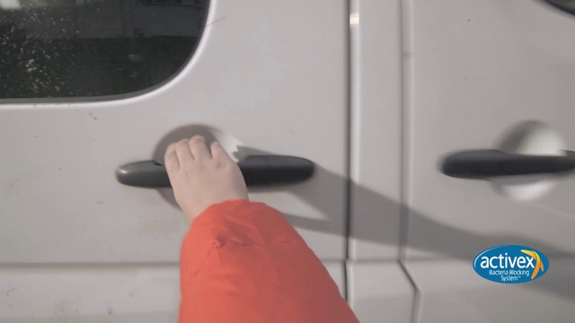 Video Reference: Vehicle door, Finger, Door handle, Hand, Leg, Door