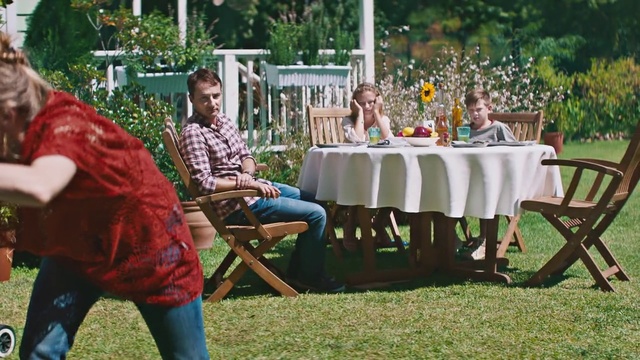 Video Reference: Backyard, Yard, Lawn, Leisure, Community, Outdoor table, Grass, Garden, Fun, Table