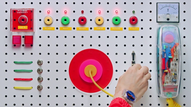 Video Reference: Play, Circle, Technology, Games, Recreation, Pattern, Colorfulness, Visual arts, Art