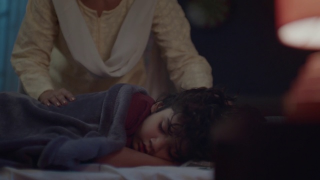 Video Reference: Skin, Eye, Human, Joint, Hand, Human body, Child, Leg, Birth, Flesh