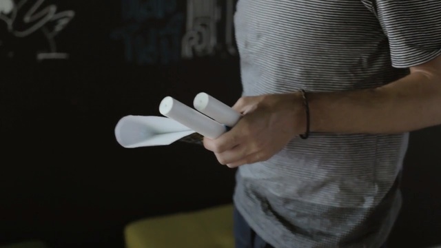 Video Reference: Finger, Hand, Arm, Glove, Wrist, Nail, Gesture, Elbow, Thumb