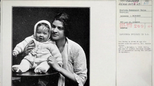 Video Reference: Photograph, Snapshot, Child, Photography, Adaptation, Room, Black-and-white, Vintage clothing, Smile, Family