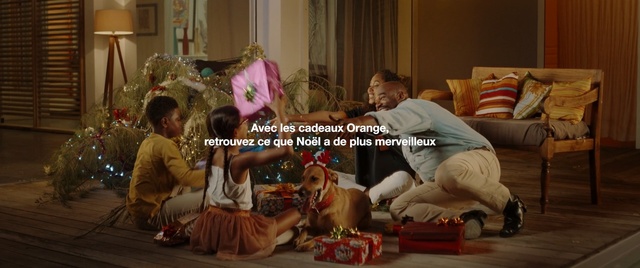 Video Reference: Room, Christmas eve, Sitting