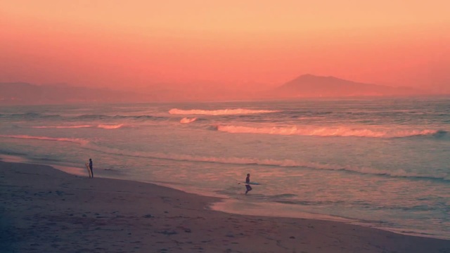 Video Reference: Sky, Horizon, Sea, Red sky at morning, Afterglow, Ocean, Atmospheric phenomenon, Sunrise, Evening, Sunset