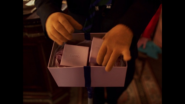 Video Reference: Hand, Finger, Nail, Material property