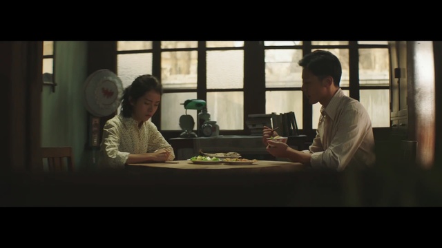 Video Reference: conversation, screenshot, human behavior, darkness, communication, girl, scene