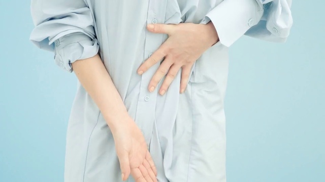 Video Reference: White, Shoulder, Hand, Arm, Skin, Joint, Gesture, Neck, Finger, Stomach