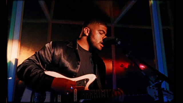 Video Reference: Musician, Performance, Music, Entertainment, Music artist, Performing arts, Concert, Singing, Singer, Song