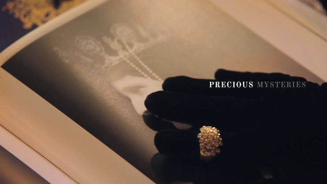 Video Reference: Finger, Hand, Material property, Nail