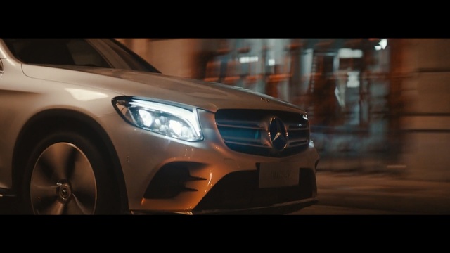 Video Reference: Land vehicle, Vehicle, Car, Automotive design, Luxury vehicle, Mercedes-benz, Bumper, Wheel, Compact car