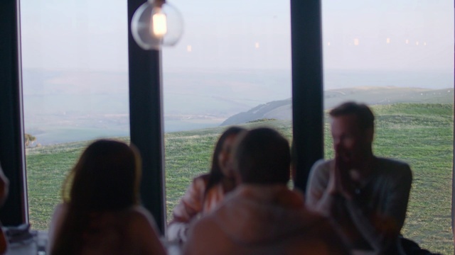 Video Reference: Vacation, Fun, Sky, Tree, Tourism, Photography, Leisure, Sea, Travel, Crowd