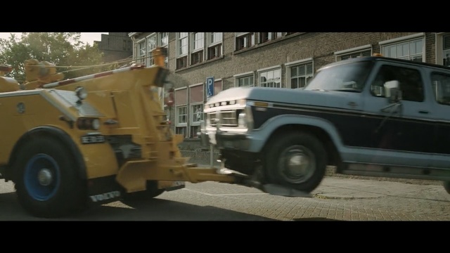 Video Reference: Land vehicle, Vehicle, Car, Motor vehicle, Mode of transport, Transport, Truck, Pickup truck, Automotive wheel system, Automotive tire, Person