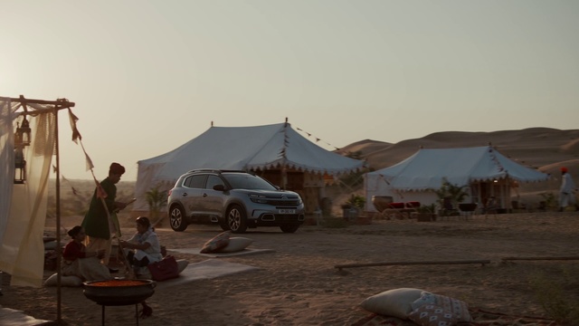 Video Reference: Vehicle, Natural environment, Car, Mode of transport, Landscape, Desert, Sand, Aeolian landform, Road, Wadi